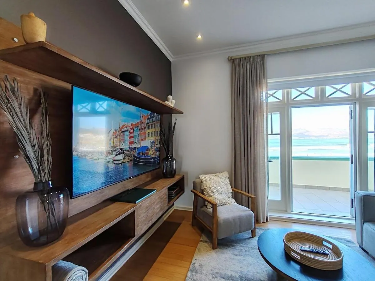 Surfers Corner Luxury Penthouse Apartment Muizenberg