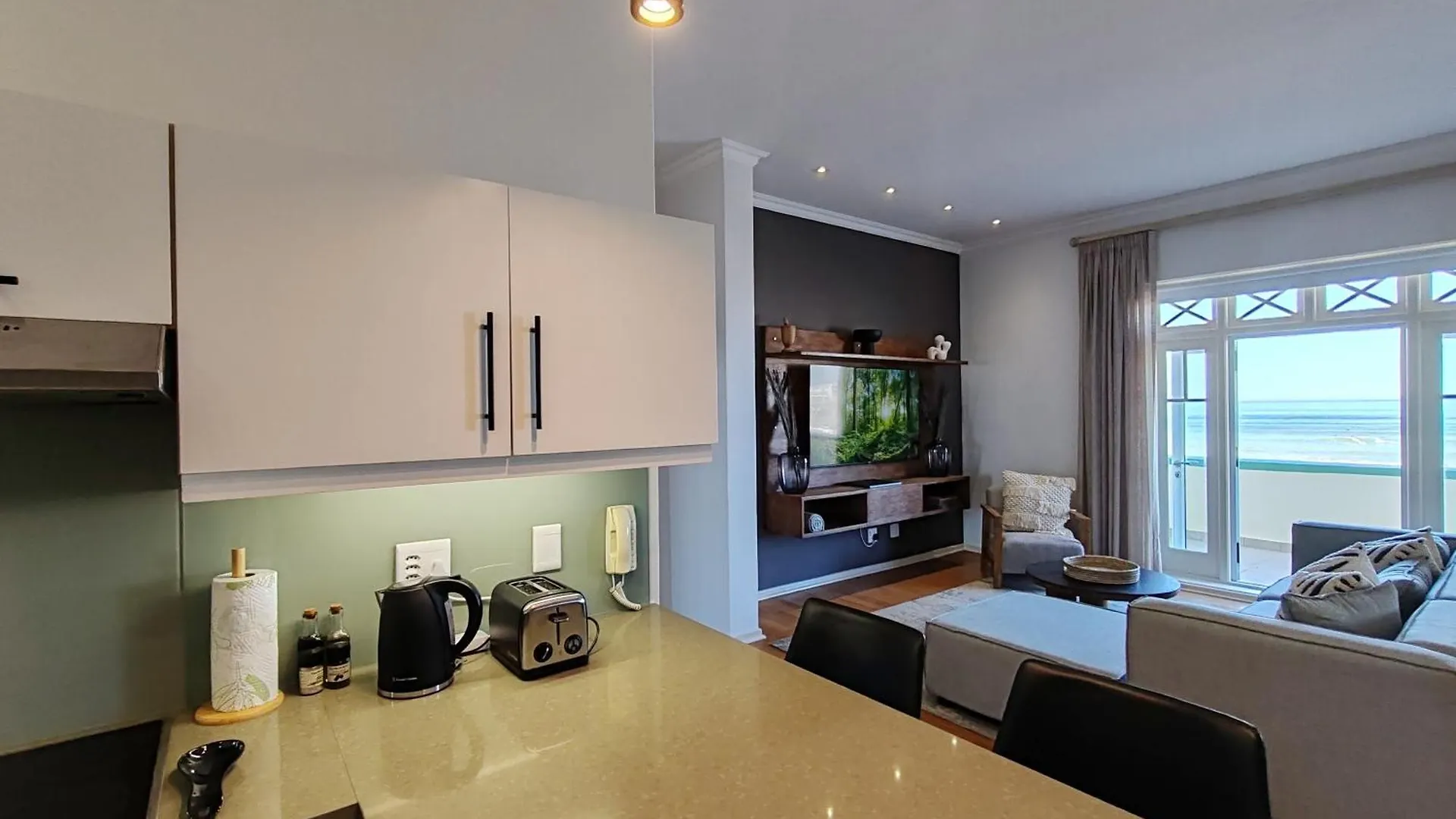 Surfers Corner Luxury Penthouse Apartment Muizenberg