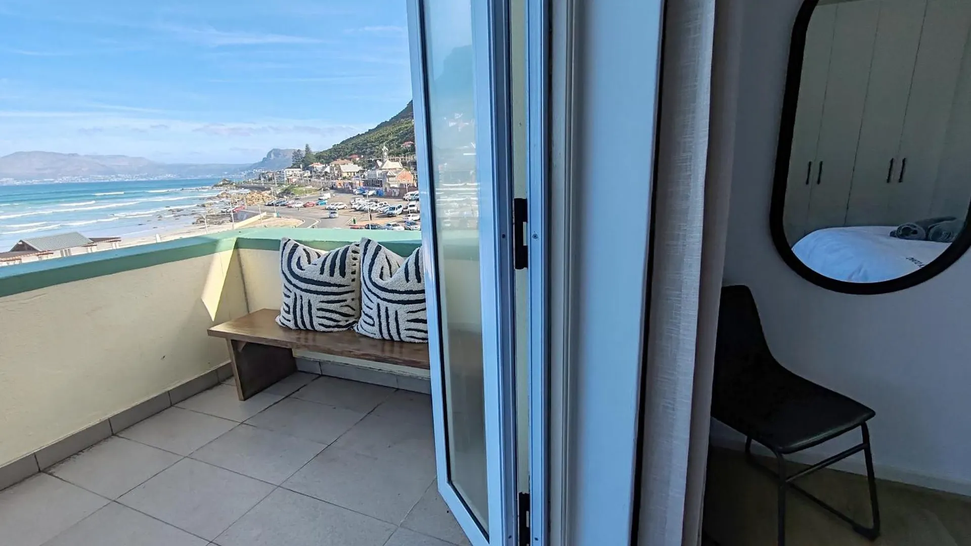 Surfers Corner Luxury Penthouse Apartment Muizenberg