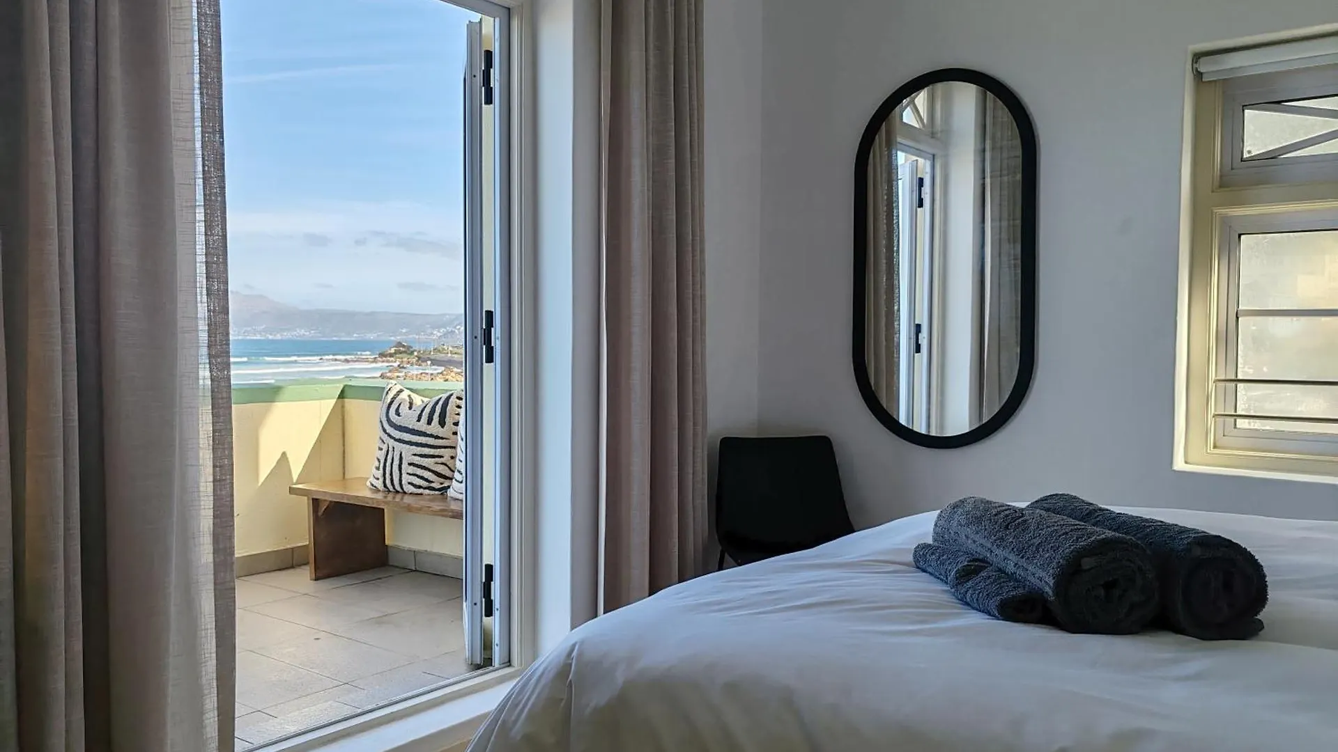 Surfers Corner Luxury Penthouse Apartment Muizenberg