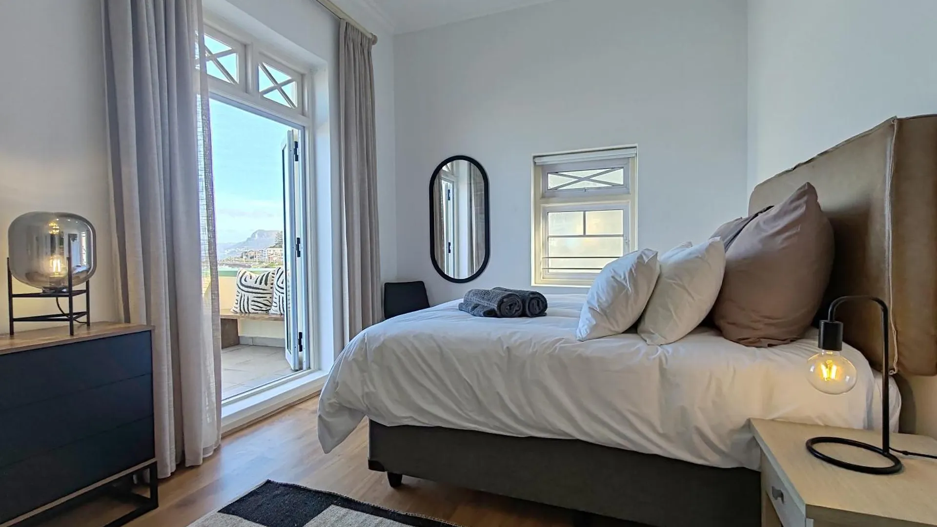 Surfers Corner Luxury Penthouse Apartment Muizenberg