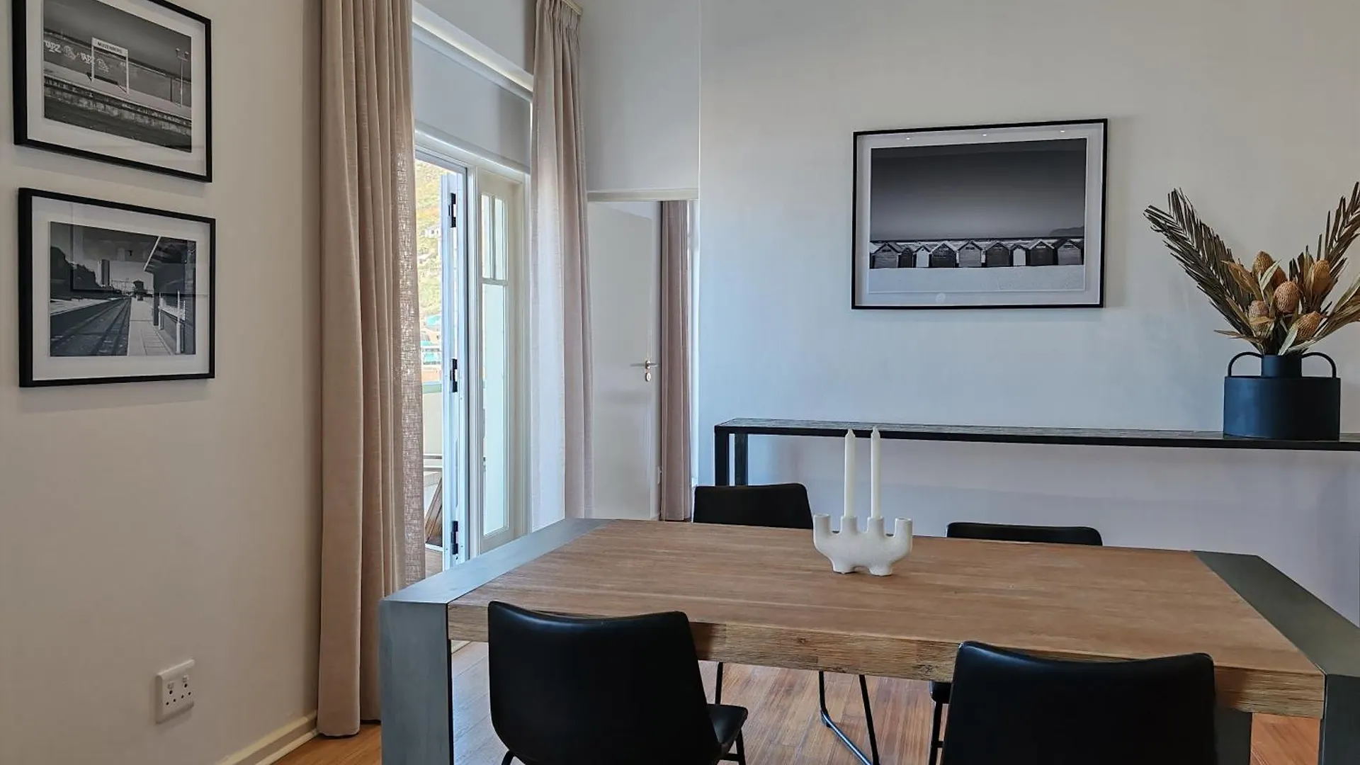 Surfers Corner Luxury Penthouse Apartment Muizenberg