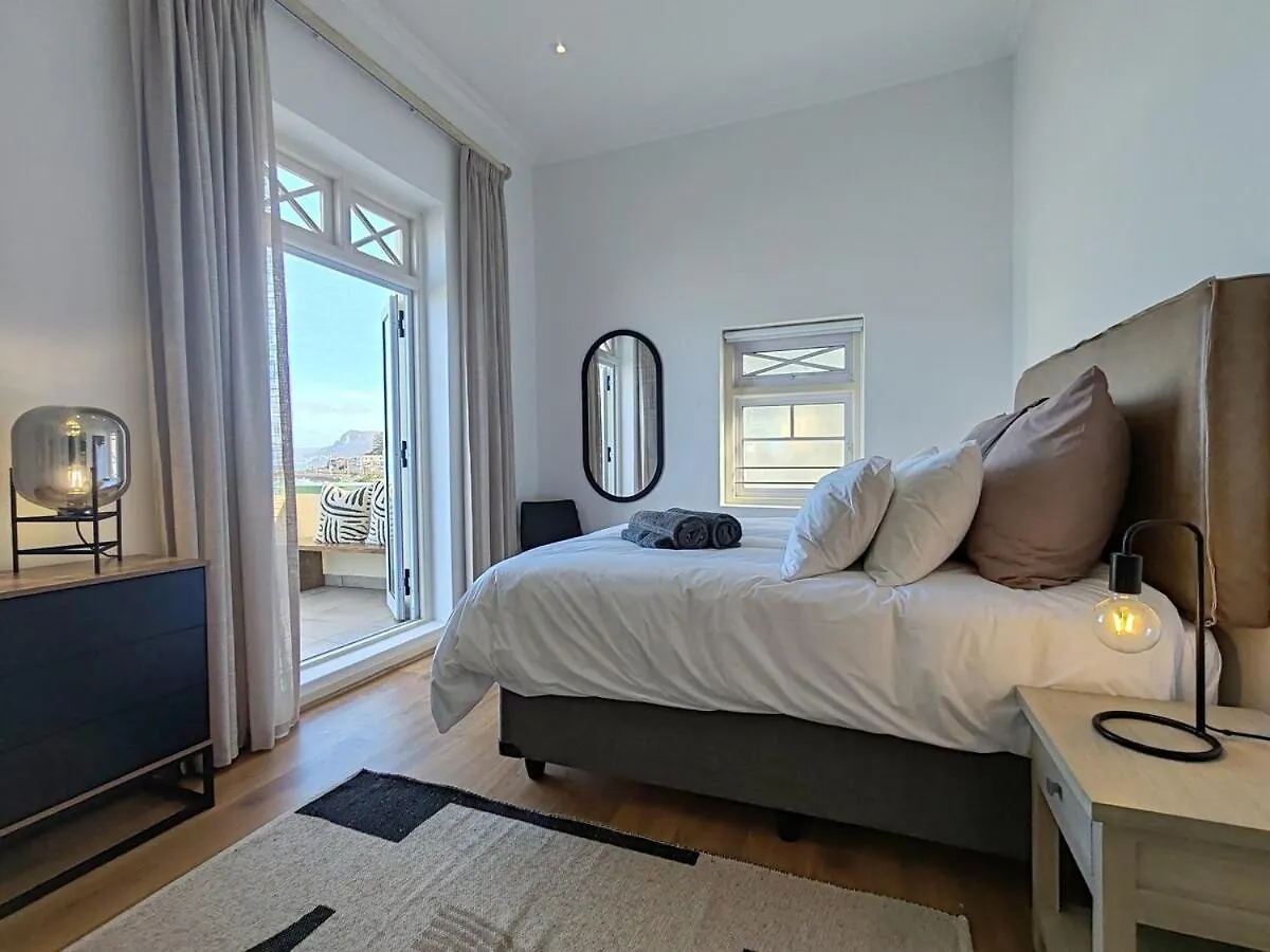 Surfers Corner Luxury Penthouse Apartment Muizenberg