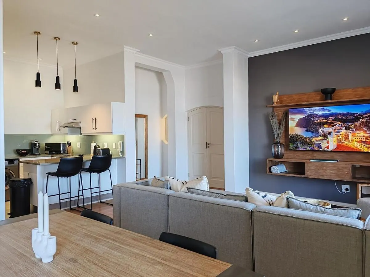 Surfers Corner Luxury Penthouse Apartment Muizenberg 0*,  South Africa