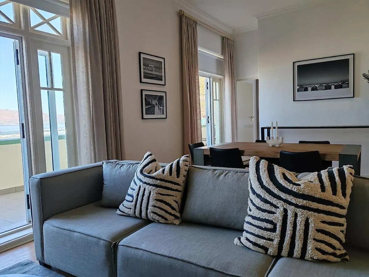 Surfers Corner Luxury Penthouse Apartment Muizenberg 0*,